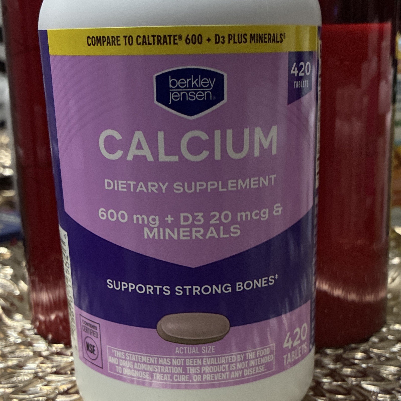 Berkley Jensen Calcium 600 mg + D3 20 mcg & Minerals Gluten-Free 420 Tabs