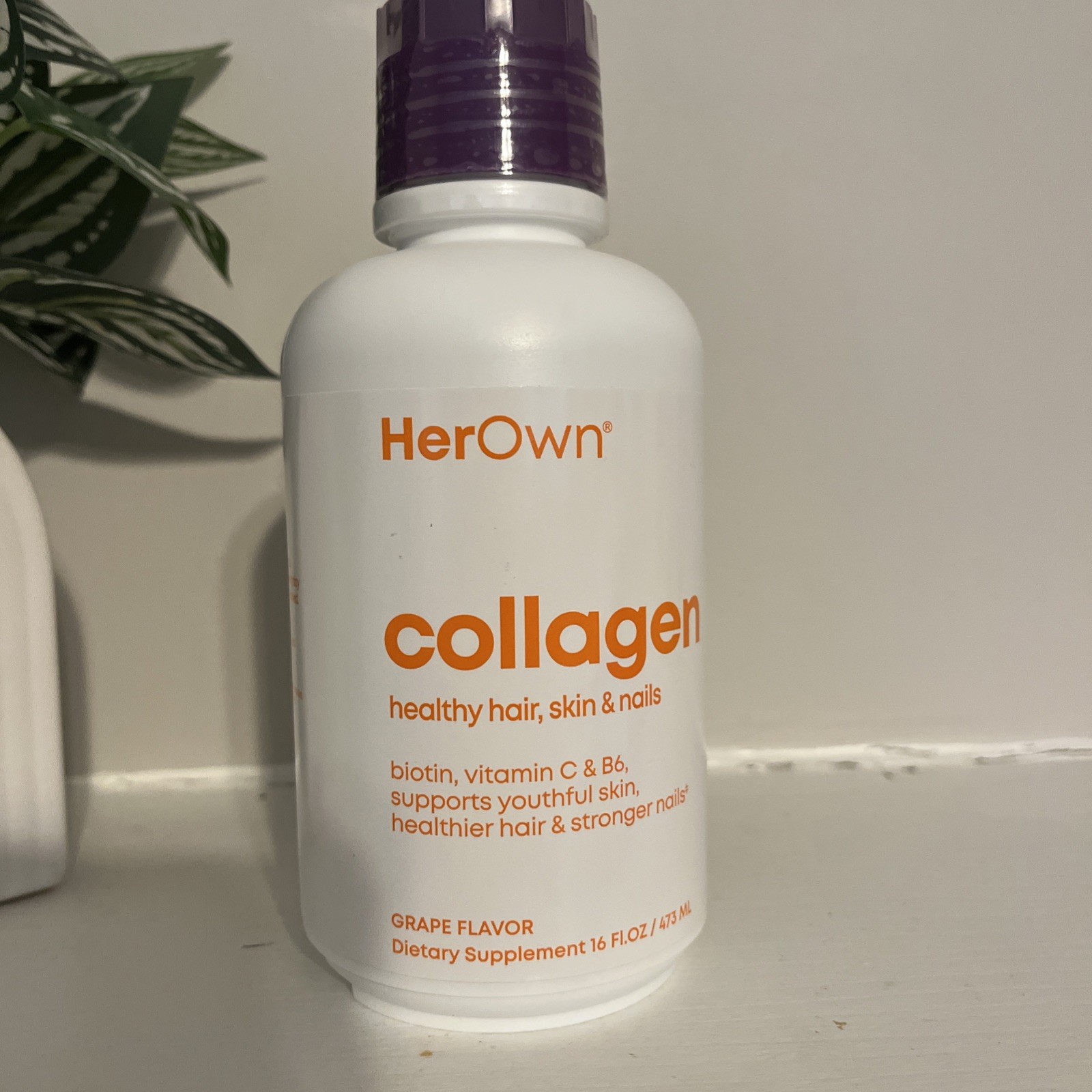 HEROWN COLLAGEN BIOTIN, VITAMIN C & B6 YOUTHFUL HAIR, SKIN & NAILS GRAPE SEALED