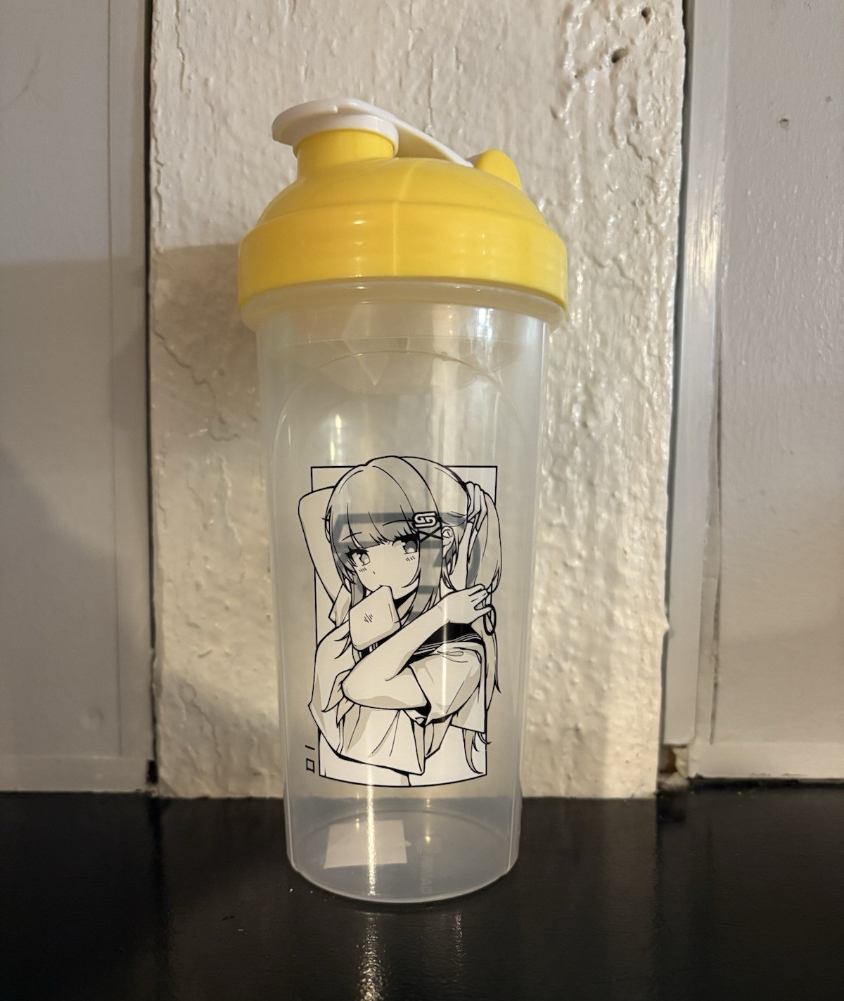 25 fl oz Plastic Shaker Bottle Clear/Yellow Screw-on Lid Anime Girl Reusable