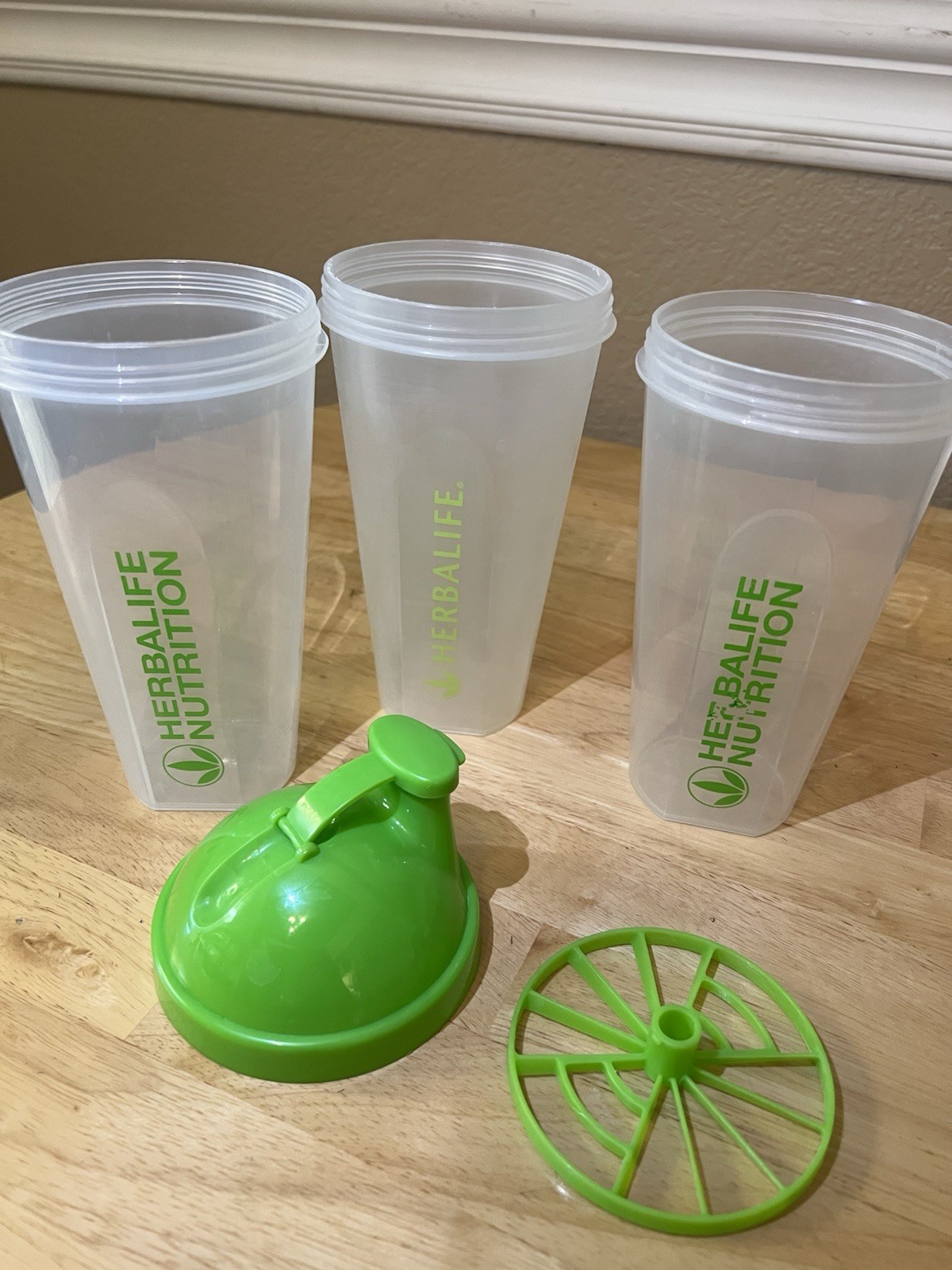 Herbalife Nutrition 3-Pack 20 fl oz Clear Plastic Bottles w/ Green Screw-On Lids
