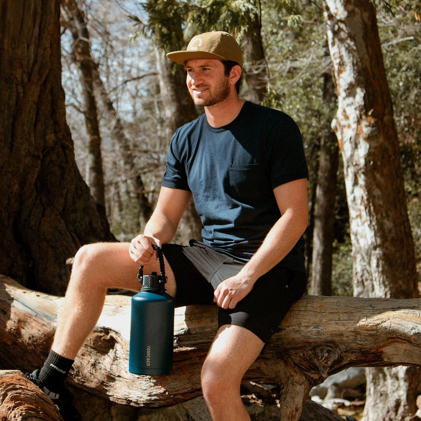 YONICOER Insulated Water Bottle 64oz,Triple Wall Vacuum 64 Ounces, Navy Blue