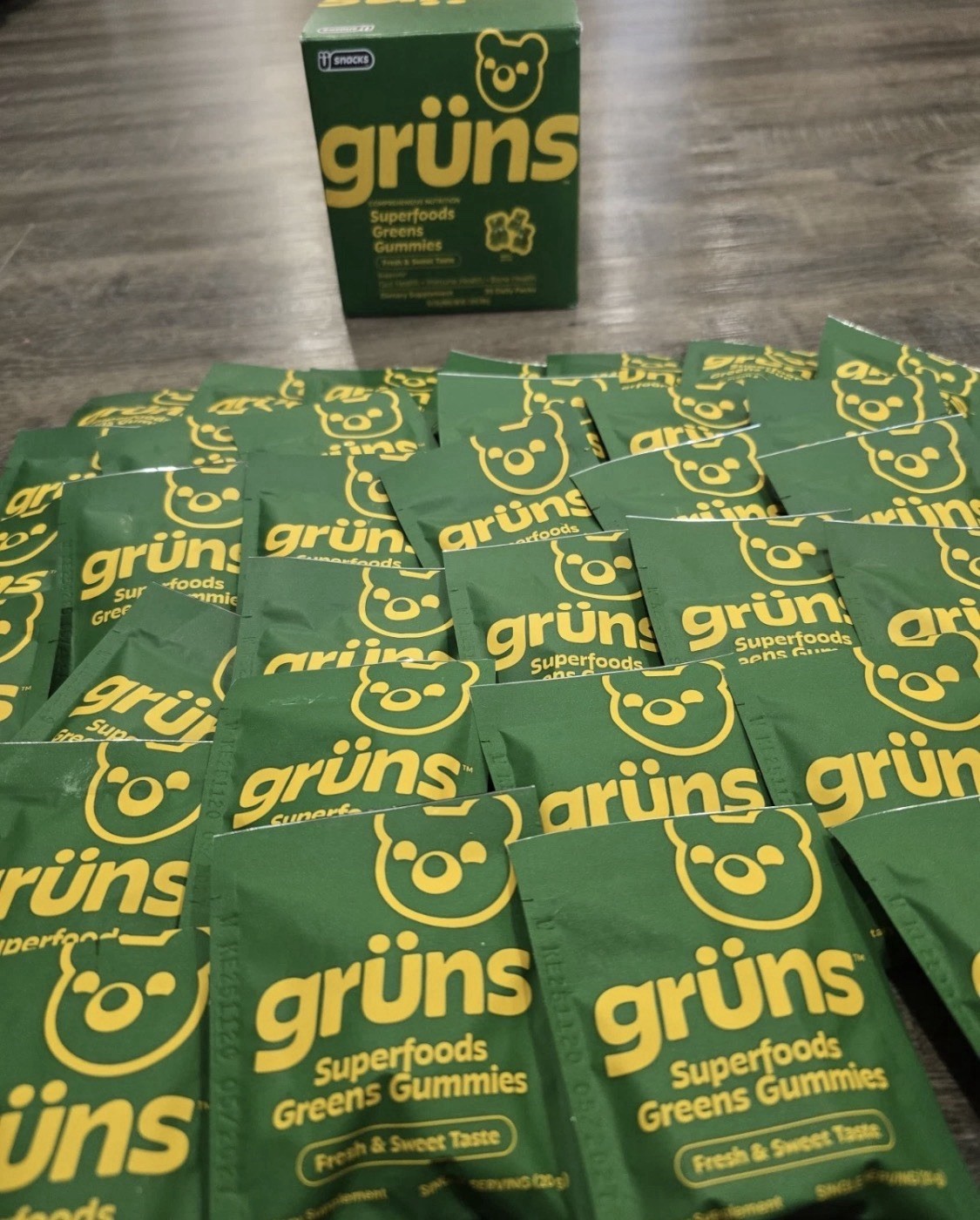 Gruns Adults Super Greens Gummies Multivitamin Superfood 34 Packs Best By 08/27