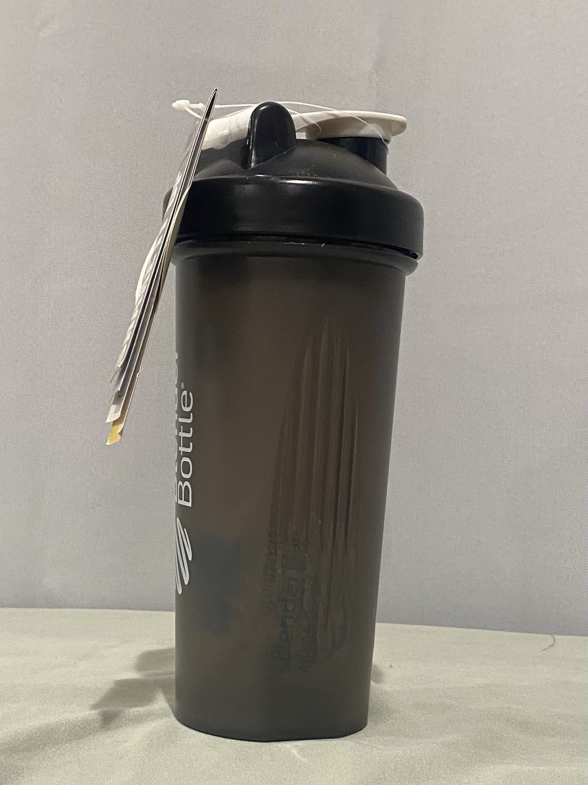 NWT BlenderBottle Classic 20 fl oz BPA-Free Shaker Bottle w/ Mixing Ball