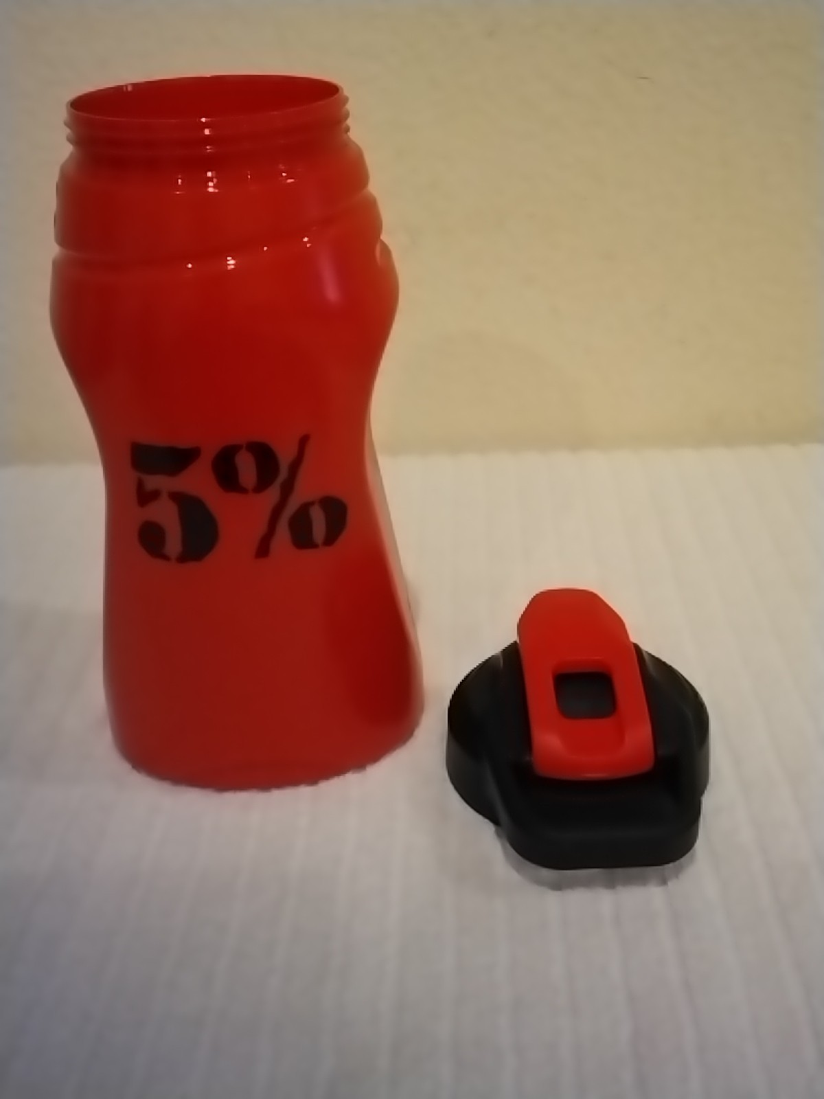 5% Nutrition 64 Oz Sportshaker Bottle