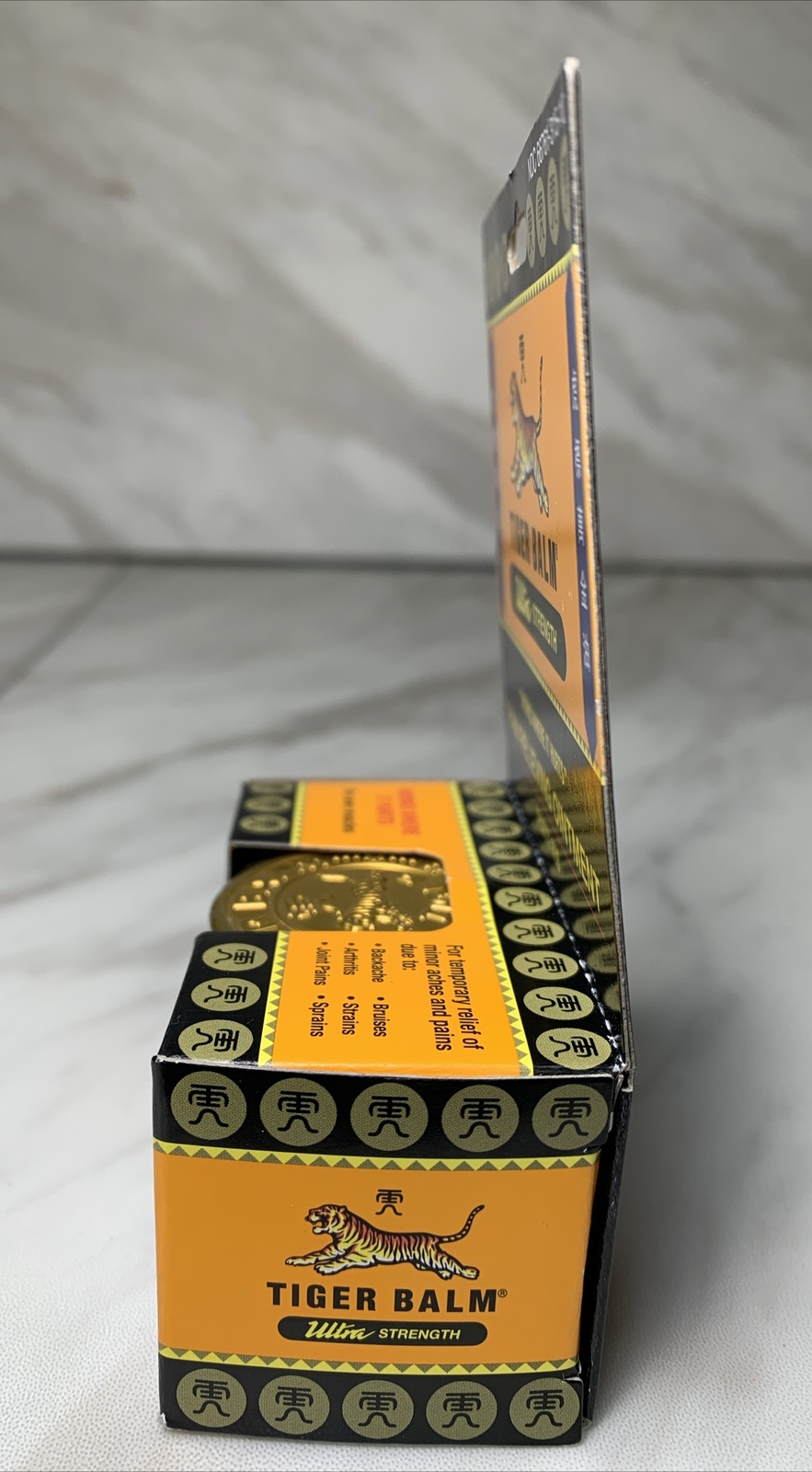Tiger Balm Ultra Strength Pain Relieving Ointment Non-Staining 18 gm EXP 06/2025