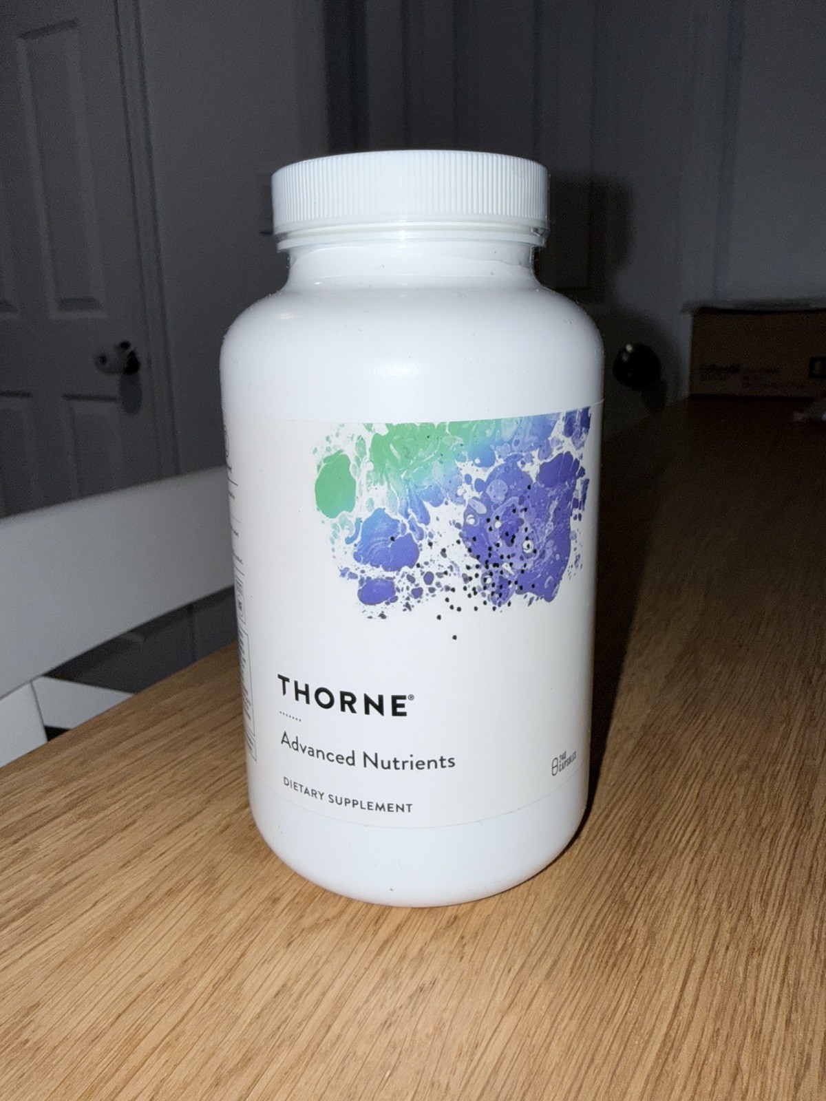 THORNE Advanced Nutrients – Multivitamin / Mineral Supplement 240 cap EXP 05/26
