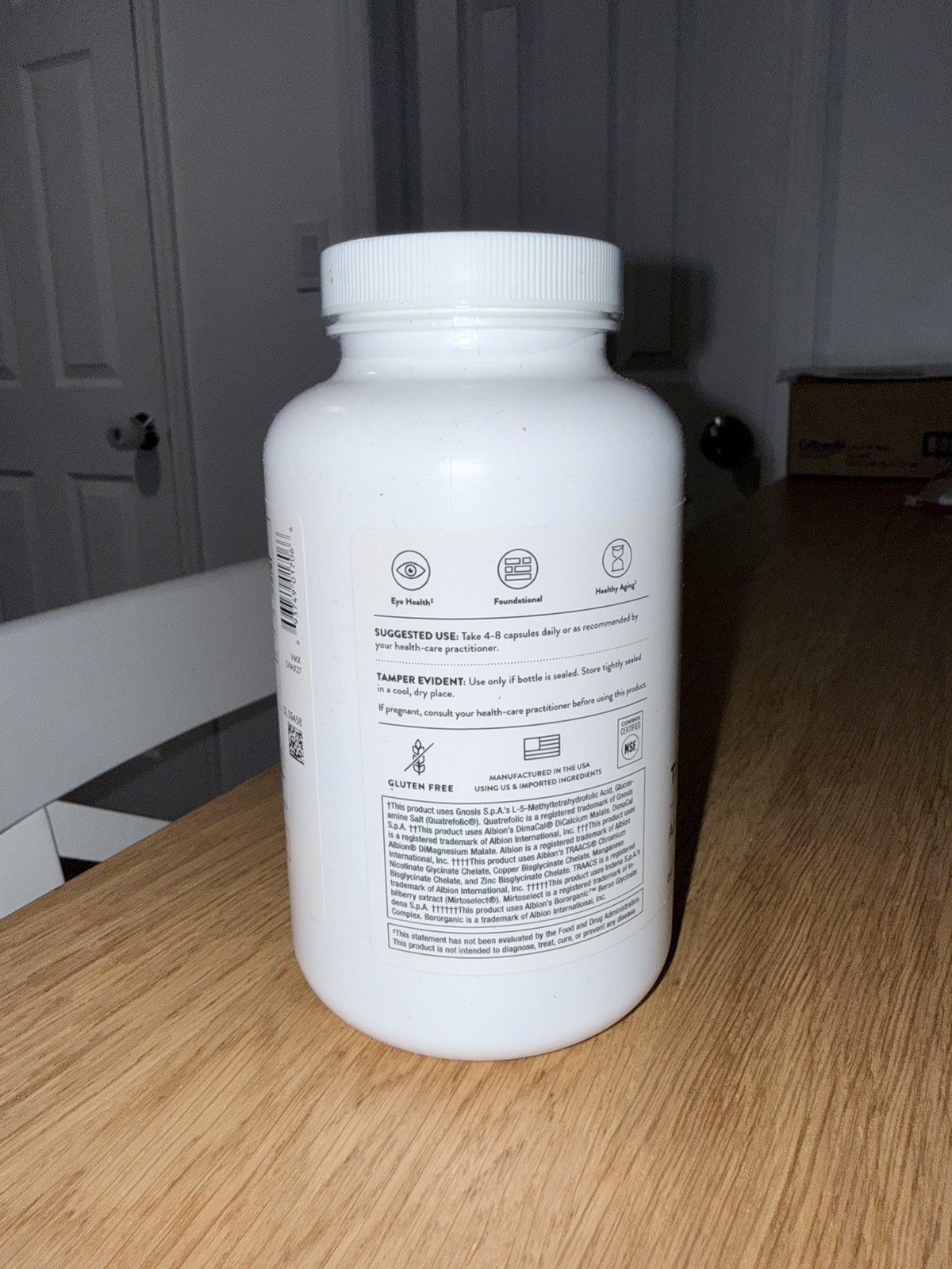 THORNE Advanced Nutrients – Multivitamin / Mineral Supplement 240 cap EXP 05/26