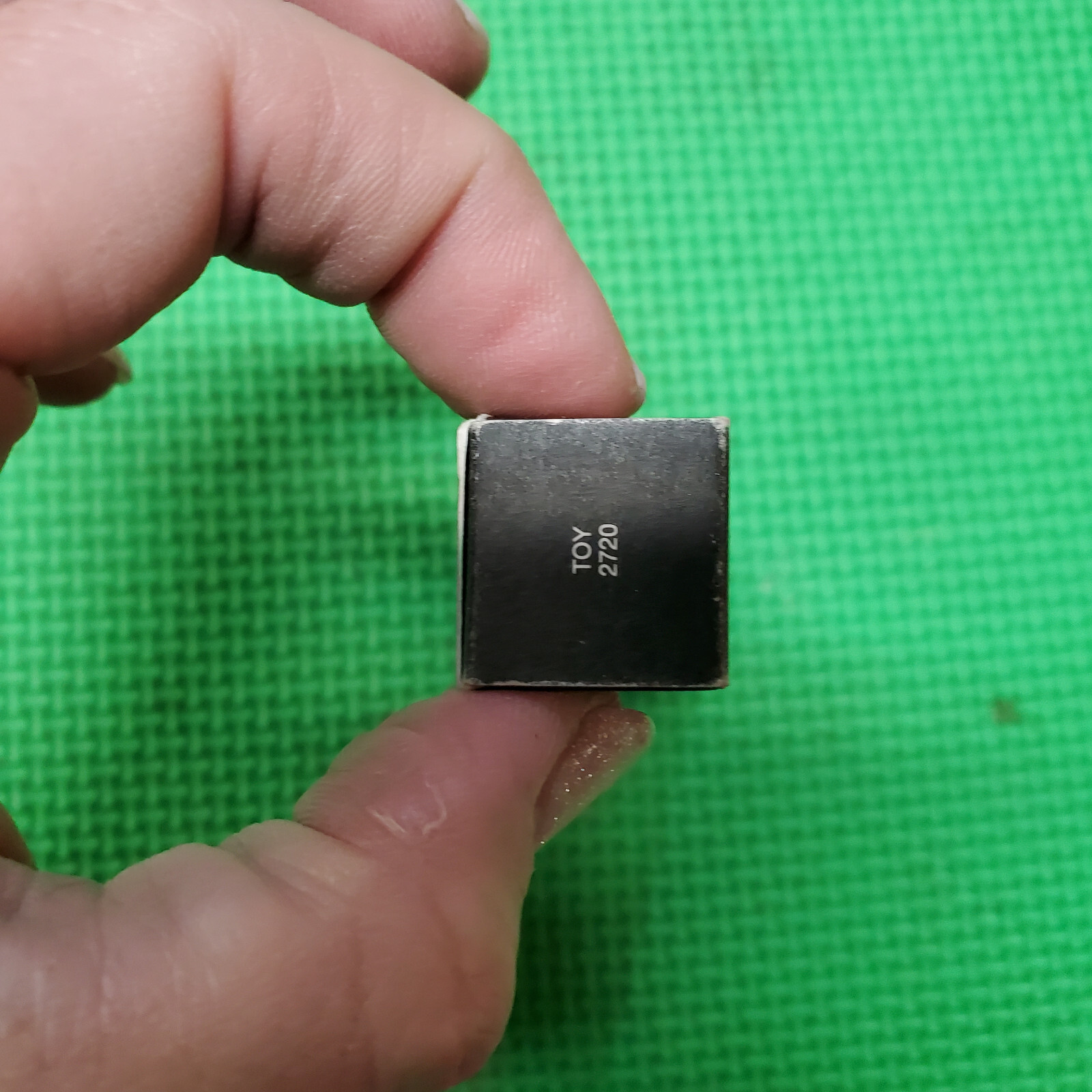 NARS VELVET LIP GLIDE (Toy) 0.2 OZ