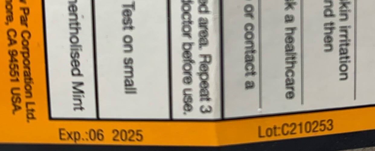 Tiger Balm Ultra Strength Pain Relieving Ointment Non-Staining 18 gm EXP 06/2025