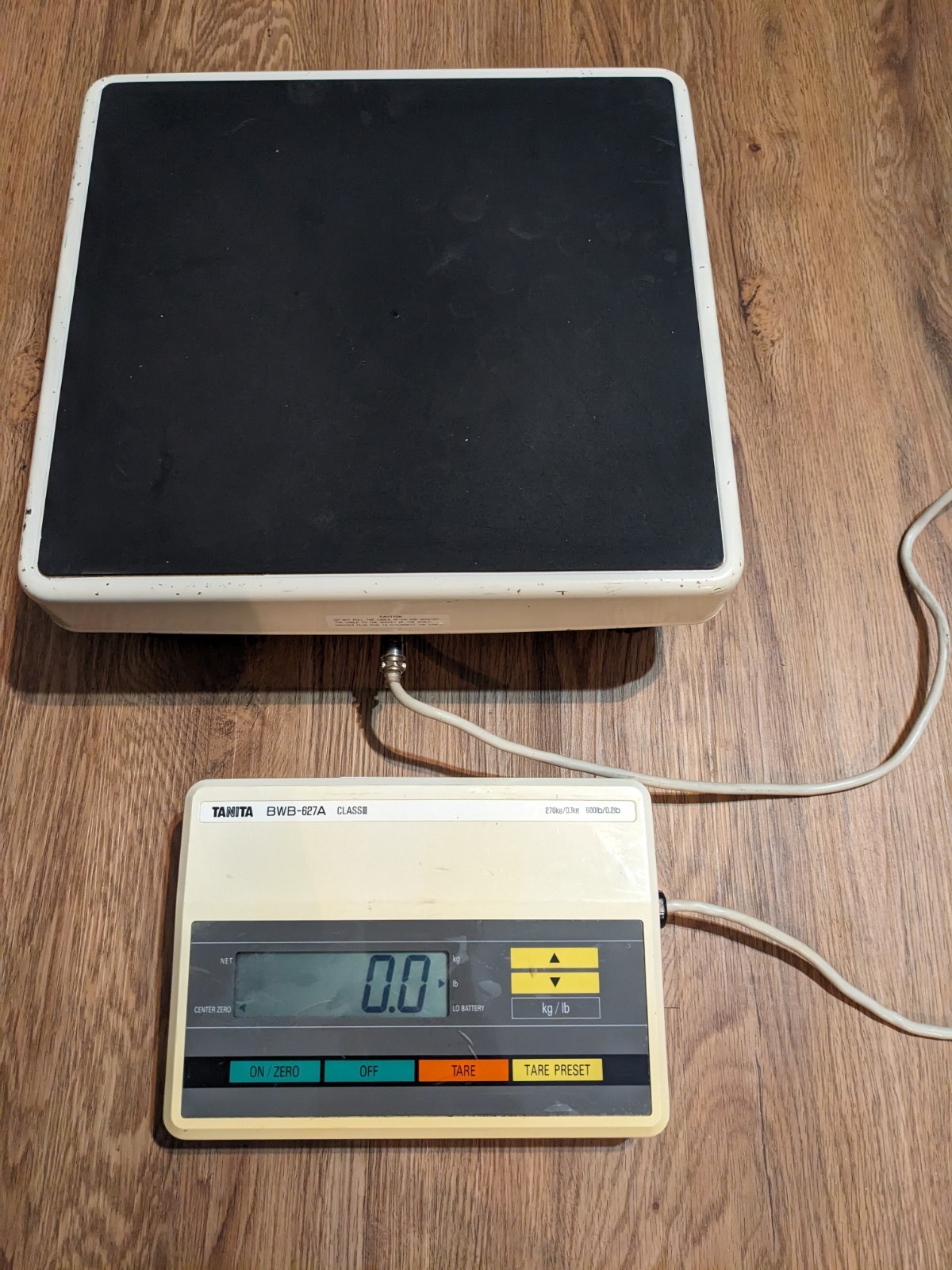 Tanita BWB-627A Class III Digital Weight Scale – 600lb/0.2lb Capacity – WORKS!